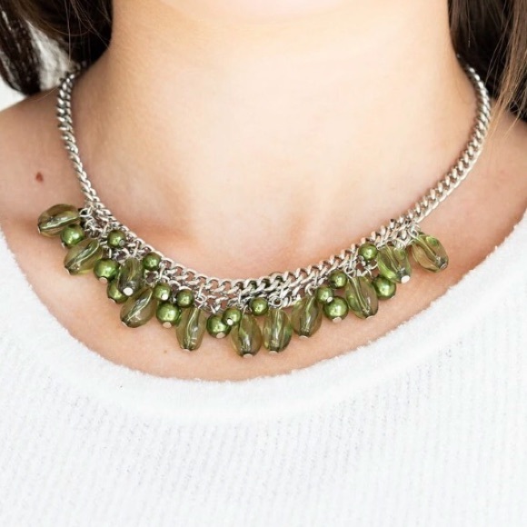 3/$20 Paparazi 5th Avenue Flirtation Green Necklace and Earring Set
